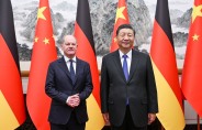 독일 정부, 중국 투자 규제 완화 검토…EU 방침과 ‘정면 배치’