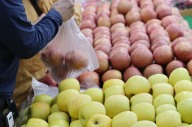 4월 소비자물가 2%대 ‘둔화’…과일값 여전히 강세