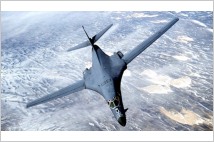 [G-Military]75년 만에 인도에 착륙한 미국 폭격기 '죽음의 백조' B-1B