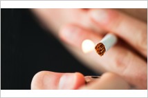 일본도 담배세 인상 논란… 내년부터 4년간 개당 30원 증세?