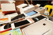 [글로벌-Biz 브리핑] 필리핀 관세청, 마닐라 창고에서 짝퉁 스마트폰 2만5000대 압수