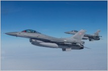 F-16, 우크라이나 전쟁 게임 체인저 되나…노르웨이도 제공