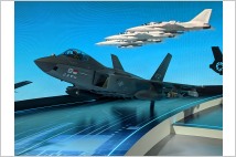 [르포-서울 ADEX 2023] KF-21 첫 공개 비행에 환성…K9A2 자주포·레드백도 전시