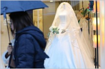 10년새 결혼 40% 급감… 출산도 줄어 "인구소멸 걱정"