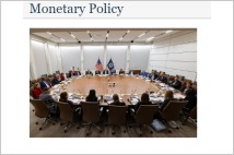 [속보]  FOMC 끝내 금리인하  "수정"… 뉴욕증시 비트코인 국제유가 2차 폭발