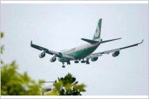 테무·쉬인, 항공화물 독점…글로벌 물류 '지각 변동'