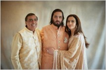 인도 최고 부자 암바니, 막내아들 결혼 파티에 1600억원 투자…富·명성 자랑