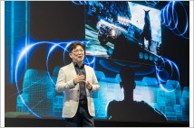 "AI TV 시대 선언"…삼성전자, 19년 연속 TV시장 1위 도전