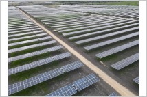 한화큐셀, 태양광 사업 어쩌나… 미국 대규모 프로젝트 ‘난항’