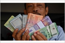 印尼 중앙은행,  '깜짝' 금리 인상...환율 방어 ‘안간힘’