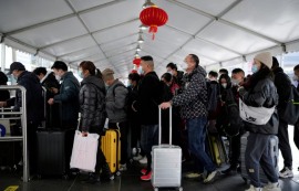 中, '골든 위크' 여행 예약↑...경제 활력 기대