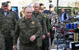 푸틴, '하이브리드 전쟁'으로 유럽 문턱 위협