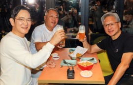 젠슨 황 깐부회동 시즌2...SK와 AI 협력 논의