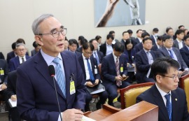 '해킹 책임' 김영섭 KT 대표, 연임 포기하나