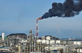 탄소배출 규제 강화에 산업계 '비상등' 켜져