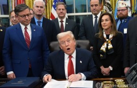 트럼프 “베네수엘라에 대한 다음 조치 결심"