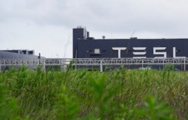 테슬라, 美 판매 차량서 中 부품 배제 추진