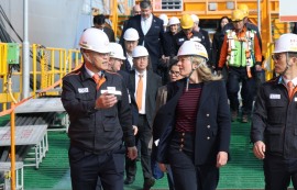 캐나다 산업부 장관, 한화오션 거제사업장 방문