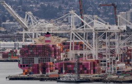 트럼프, '中 75% 장악' 조선시장 되찾는다