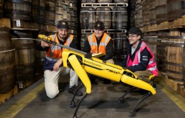 현대車 로봇 '스팟', 위스키 통 누출 감지 성공