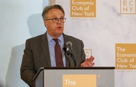 美 연준 윌리엄스, 금리 인하 속도 조절 시사