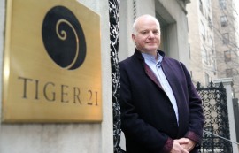 美 자산가들, 주식 줄이고 현금·채권·금으로