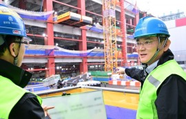 이재용 회장, 반도체 사업장 방문...R&D 점검