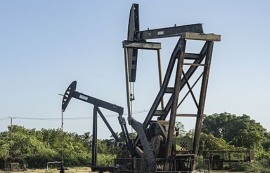 국제유가, 美 베네수엘라 봉쇄 강화에 급등