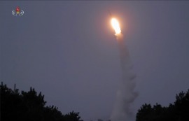 北 "신형 장거리 미사일 동해상 시험발사"