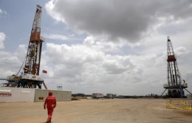 美 베네수엘라 군사 개입에 원유 시장 긴장