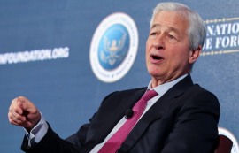 다이먼 “연준 흔들면 인플레·금리 오를 것"