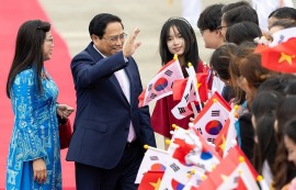 베트남 팜 민 찐 총리 퇴진...8% 고성장 달성