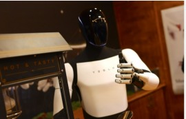 머스크 "테슬라 ‘옵티머스’ 현장 투입 0대"