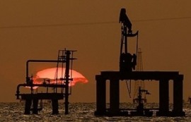 국제유가, 美·이란 대화 신호에 5% 급락