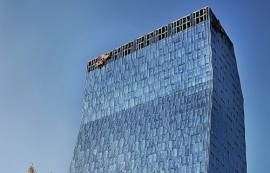 SKT, 해킹 사태로 영업익 41%↓·배당 불발