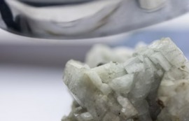 中 수출 통제에 희토류 가격 폭등...日 ‘비상’