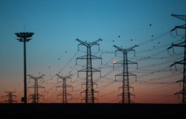 中, 45억 달러 '초고압 송전선' 민간에 개방