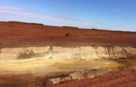 日, 中 희토류 수입 5.7%↓..."장기화 우려"