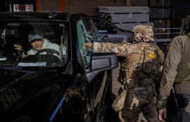 트럼프 이민 단속 강화에 순이민 80% 급감