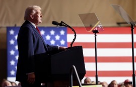 트럼프 “10일 내 이란 공격 여부 결정할 것”