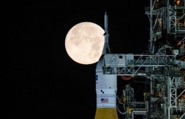 美, 53년 만에 달 궤도로 유인 우주선 보낸다