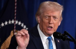 트럼프, 법원 제동에도 관세 15% 강행 파장