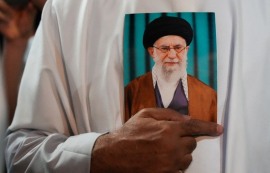 트럼프 “하메네이 사망” vs 이란 “무사하다”