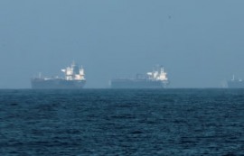 트럼프 “호르무즈 유조선, 美 해군이 호위"