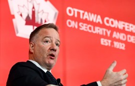 캐나다, 차기 잠수함 도입 '분할 계약' 없다