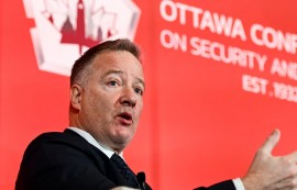 캐나다, 차기 잠수함 도입 '분할 계약' 없다