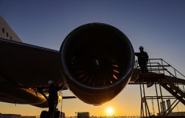 이란 전쟁 여파로 글로벌 항공기 도입 '중단'