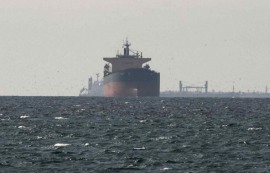 호르무즈 봉쇄에 홍해 루트 수출 ‘21배’ 급증