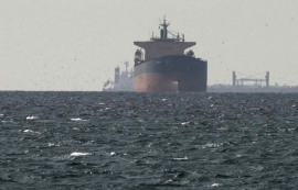 호르무즈 봉쇄에 홍해 루트 수출 ‘21배’ 급증