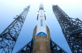 베이조스, 5만기 위성으로 ‘우주 서버’ 승부수